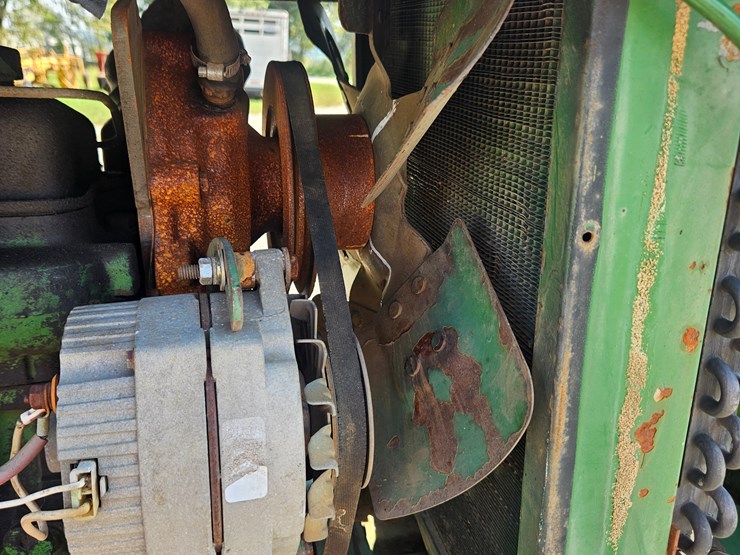 john-deere-3040-image-26
