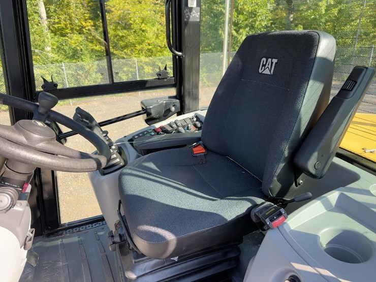 2020-caterpillar-910m-image-22