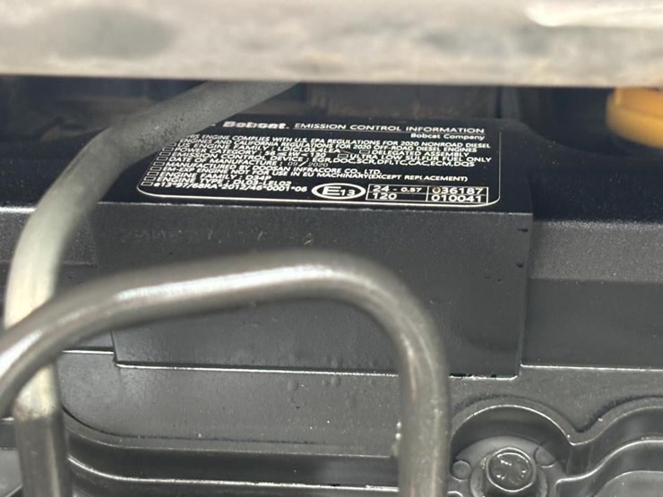 2021-bobcat-t770-image-46