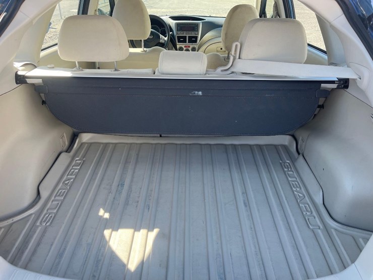 2010-subaru-impreza-passenger-car-image-11