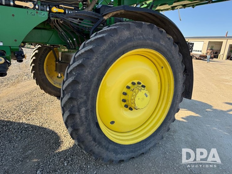 2021-john-deere-r4044-image-48