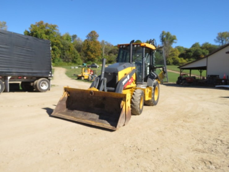 deere-310sl-image-1