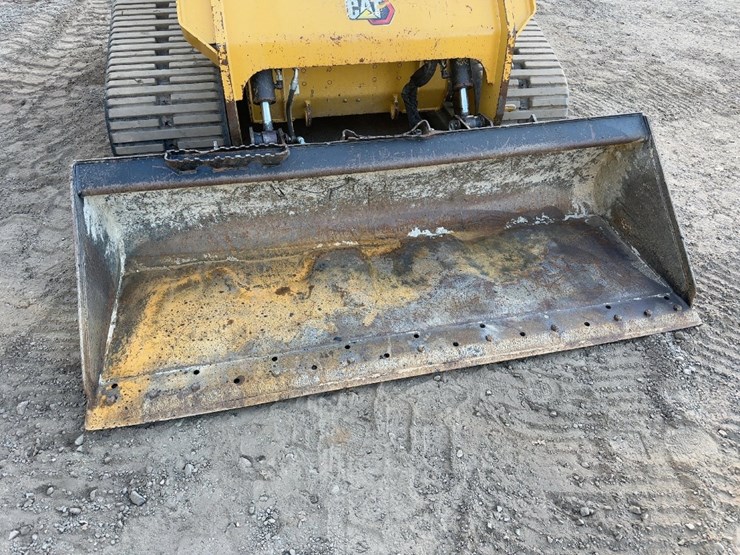2023-caterpillar-299d3-image-8