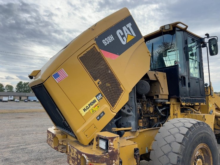 2011-caterpillar-938h-image-18