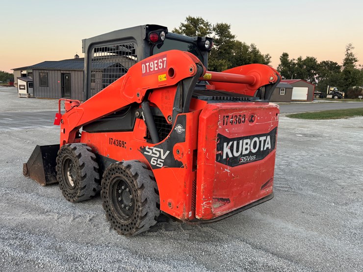 kubota-ssv65-image-6