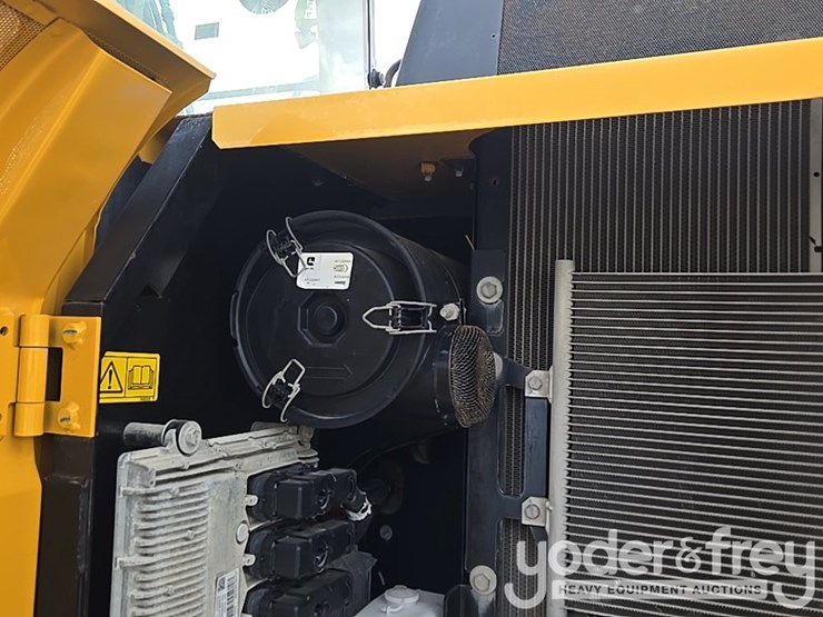 2022-deere-130g-image-38
