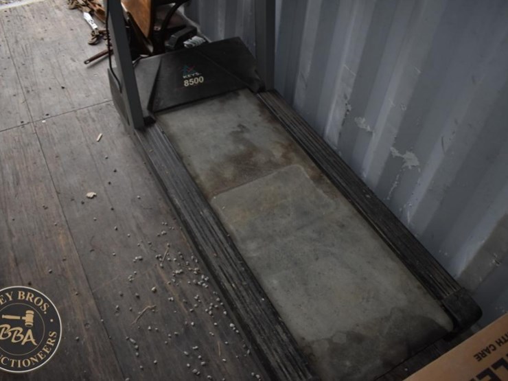 treadmill-model-8500,-digital-display-image-2