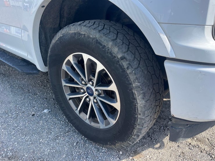 2019-ford-f150-image-17