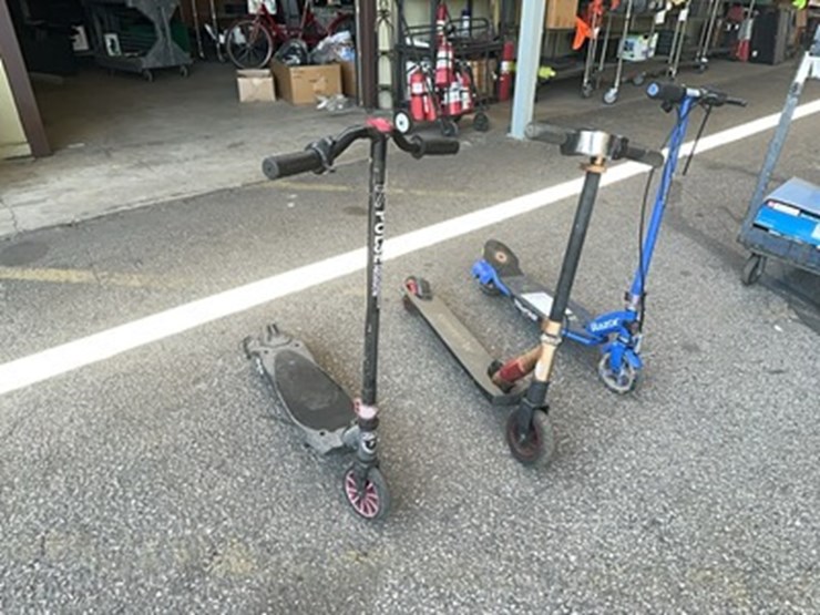 lot#-751--children-scooter's-image-2