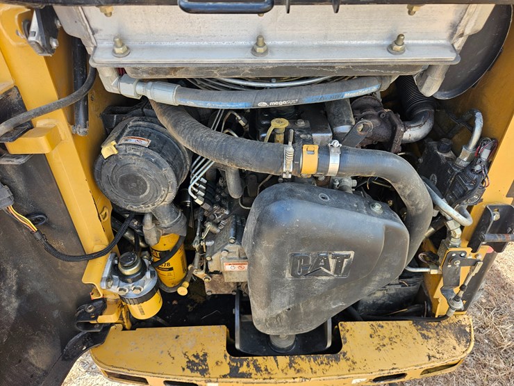 caterpillar-247b-image-23