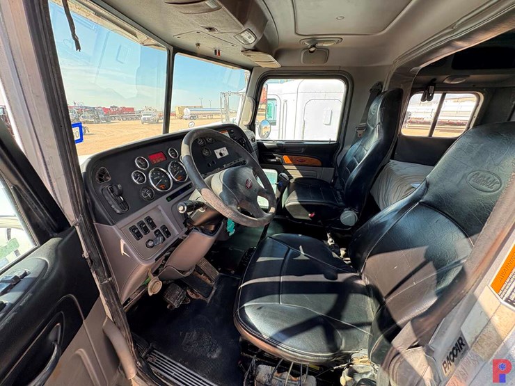 2011-peterbilt-367-image-7