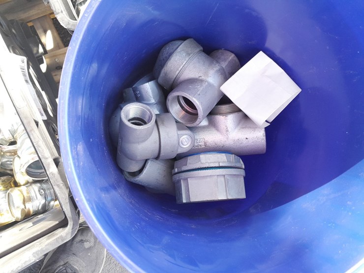 lot#-113-miscellaneous-electrical-fittings-image-7