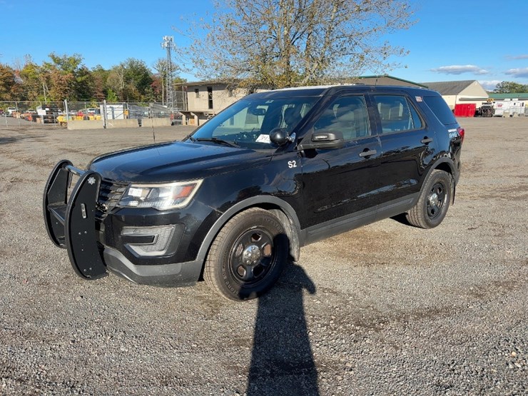2019-ford-explorer-police-interceptor-image-1