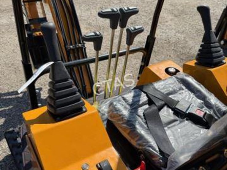 #111-•-mini-excavator---gas---model:15-image-5
