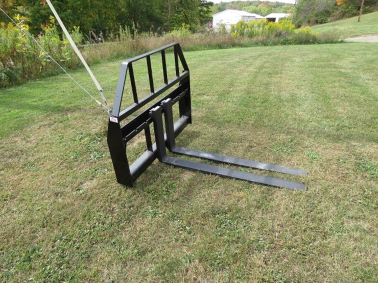 kivel-3500lb-48"-skidsteer-pallet-forks-image-1