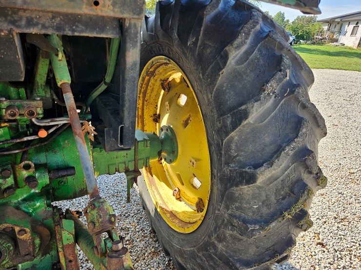 john-deere-3040-image-61