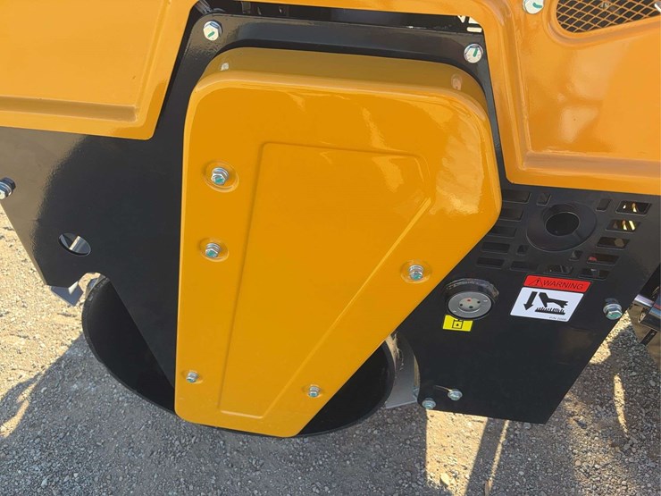 1-ton-vibratory-padfoot-roller-image-9