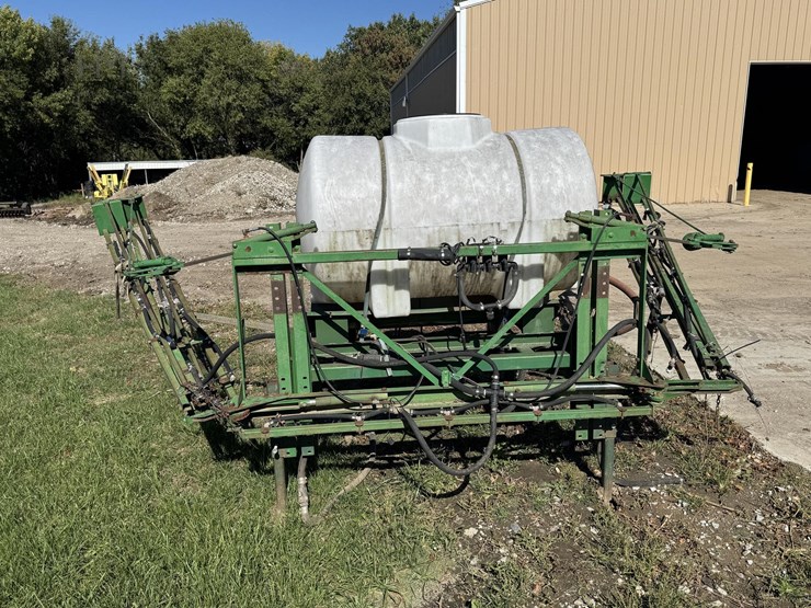 300-gallon-mounted-poly-tank-sprayer-300-gallon-mounted-poly-tank-sprayer-2001-image-4