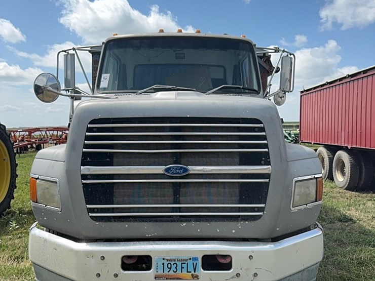 1995-ford-l9000-image-1