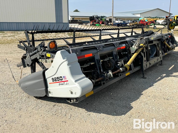 2012-gleaner-9250-image-7