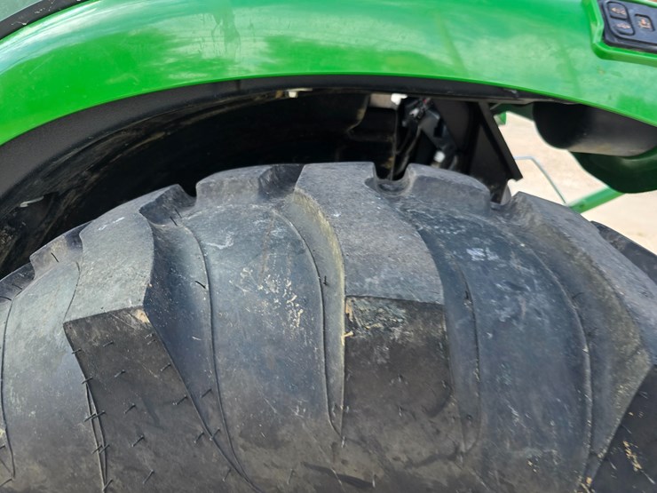 john-deere-4044r-image-51