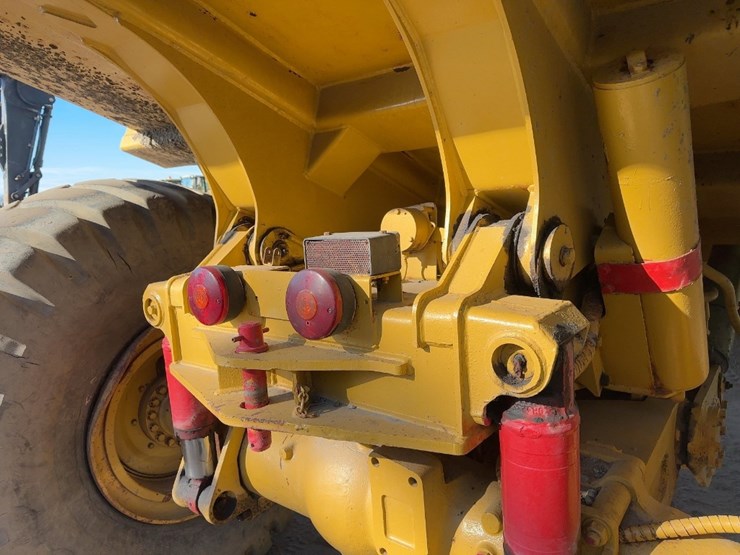 1990-caterpillar-d30d-image-15