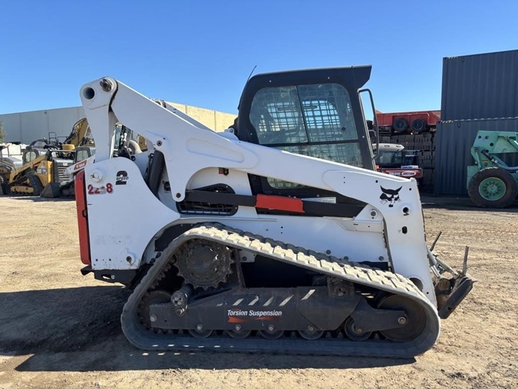 2022-bobcat-t870-image-7