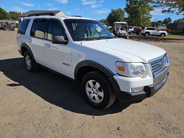 2007-ford-explorer-xlt-image-7
