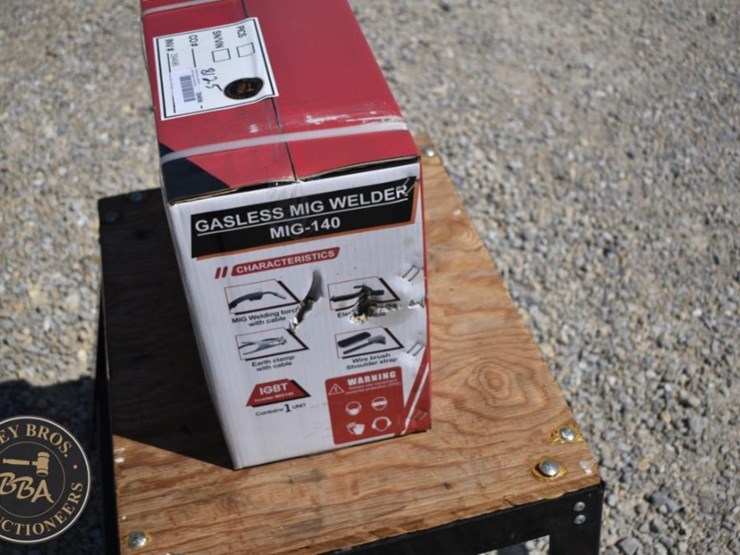 landhero-mig-140-gasless-mig/tig-welder-image-3