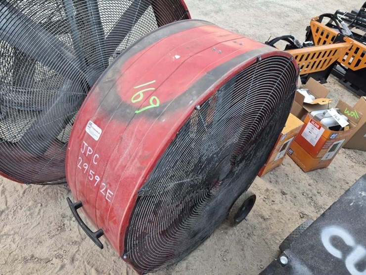 inudustrial-barn-fan-image-1