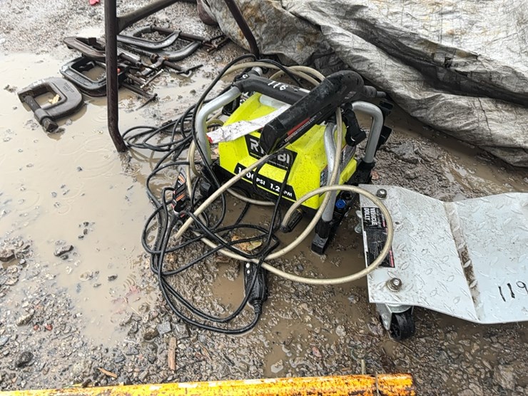 ryobi-1600-psi,-1.2-gpm-electric-pressure-washer-support-equipment-image-1