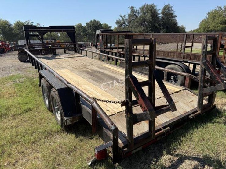 #201-•-2015-texas-bragg-25'-utility-gooseneck-trailer-image-13