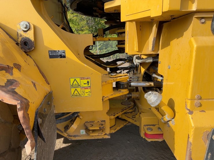 2012-caterpillar-972k-image-16