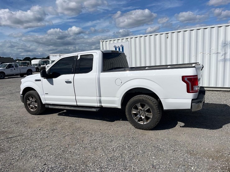 2015-ford-f150-lariat-image-2