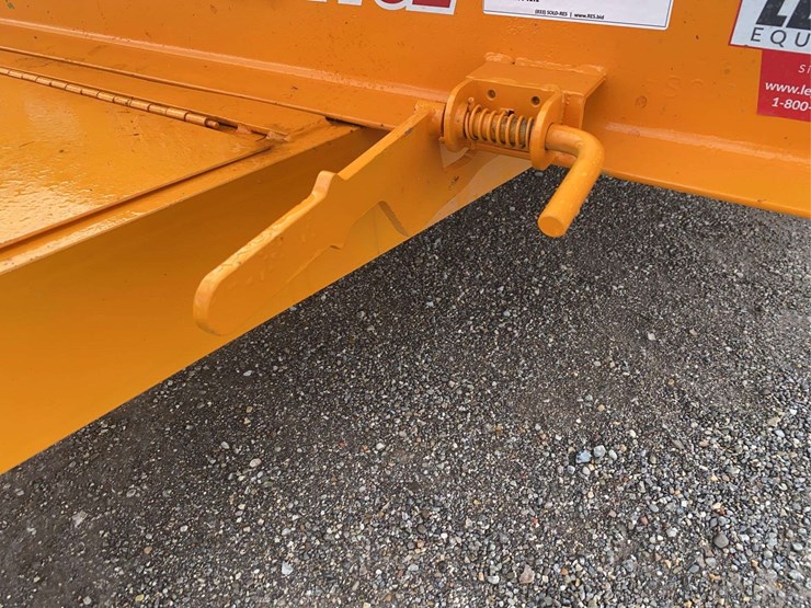 quality-trailers-18’-tilt-trailer-image-18