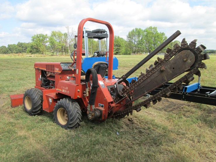 2004-ditch-witch-3700-image-4