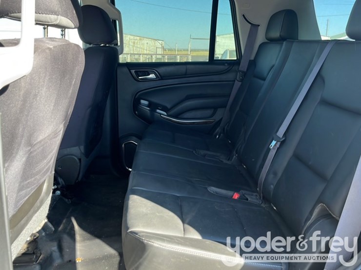 2015-chevrolet-tahoe-image-21