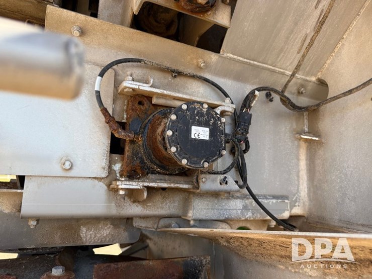 2023-john-deere-800r-image-72