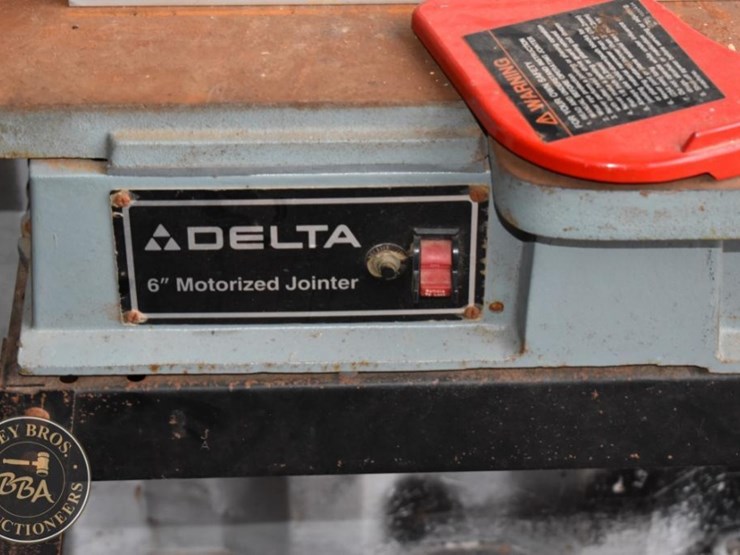 delta-6"-motorized-jointer-image-2