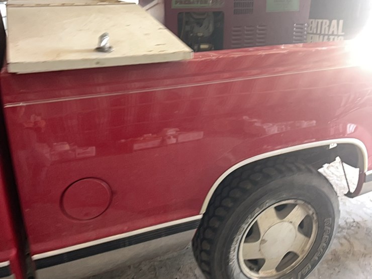 1998-chevrolet-half-ton-four-wheel-drive-pick-up,￼-showing-254,000-miles,-used-for-farm-service-pick-up,-works-great-image-23