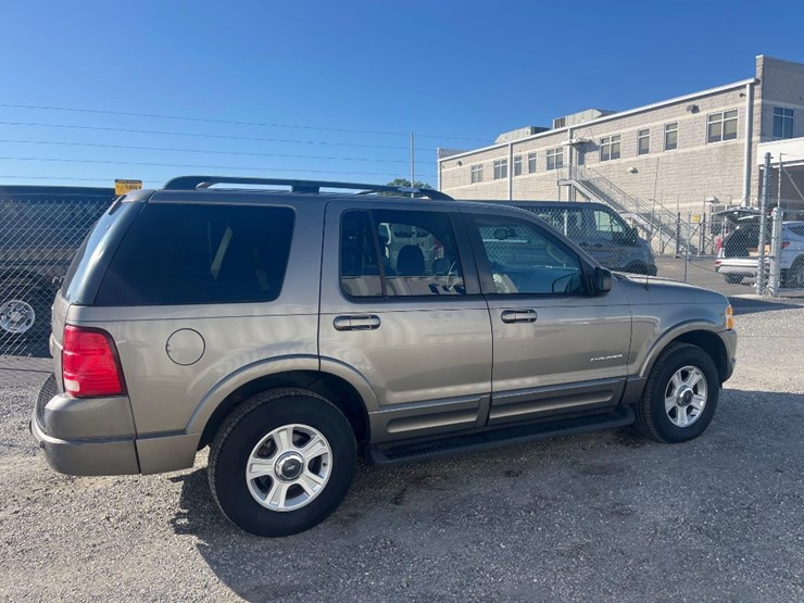 2002-ford-explorer-image-3