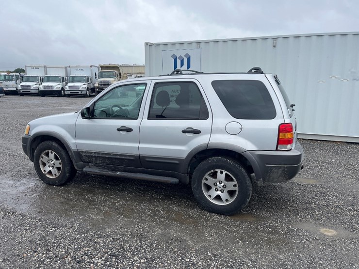 2004-ford-escape-xlt-image-2