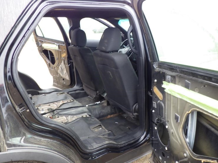 2017-ford-explorer-image-9