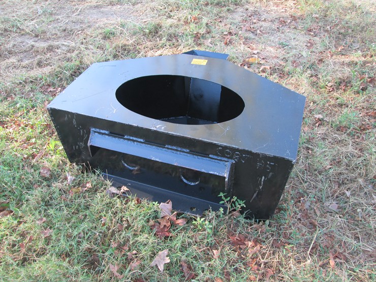 #29260-•-mini-skid-steer-concrete-bucket-image-3