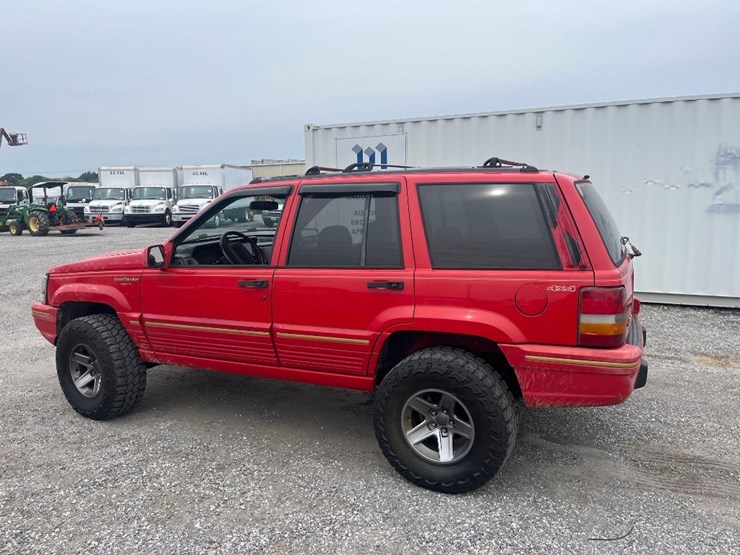 1995-jeep-grand-cherokee-limited-image-2