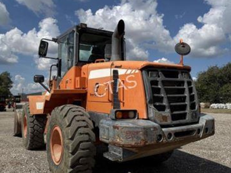 #220-•-doosan-wheel-loader-w/-bucket-image-7