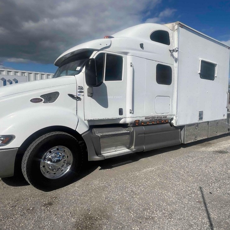 2001 PETERBILT 387