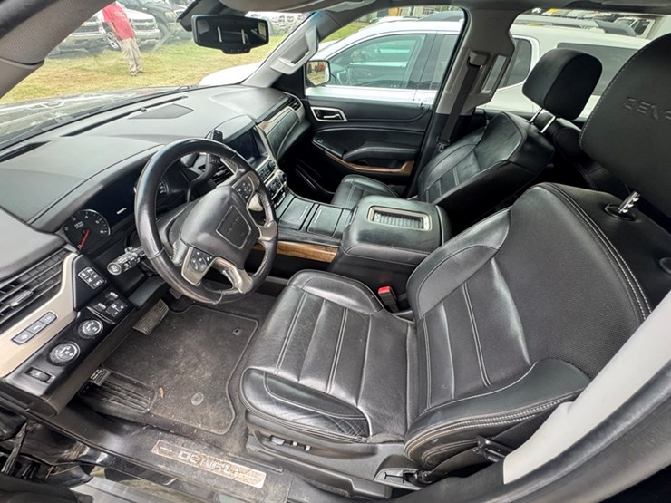2019-gmc-yukon-xl-denali-image-5