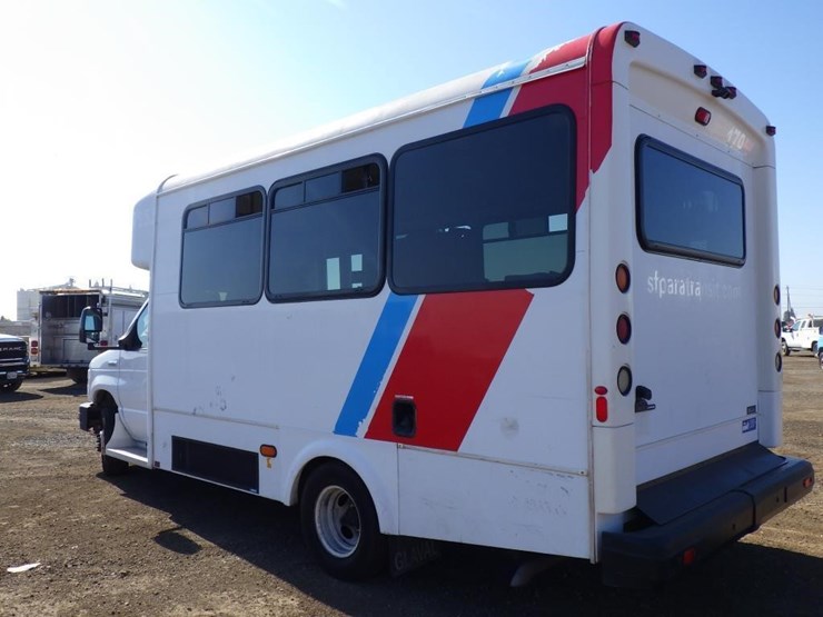 2017-ford-e450-image-5
