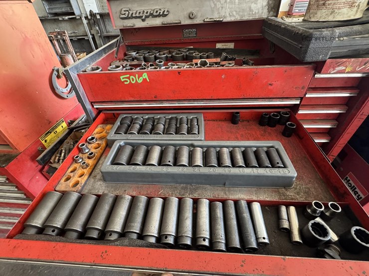 snap-on-rolling-tool-box-&-top-chest-with-side-cab-snap-on-rolling-tool-box-&-top-chest-with-side-cab-image-4